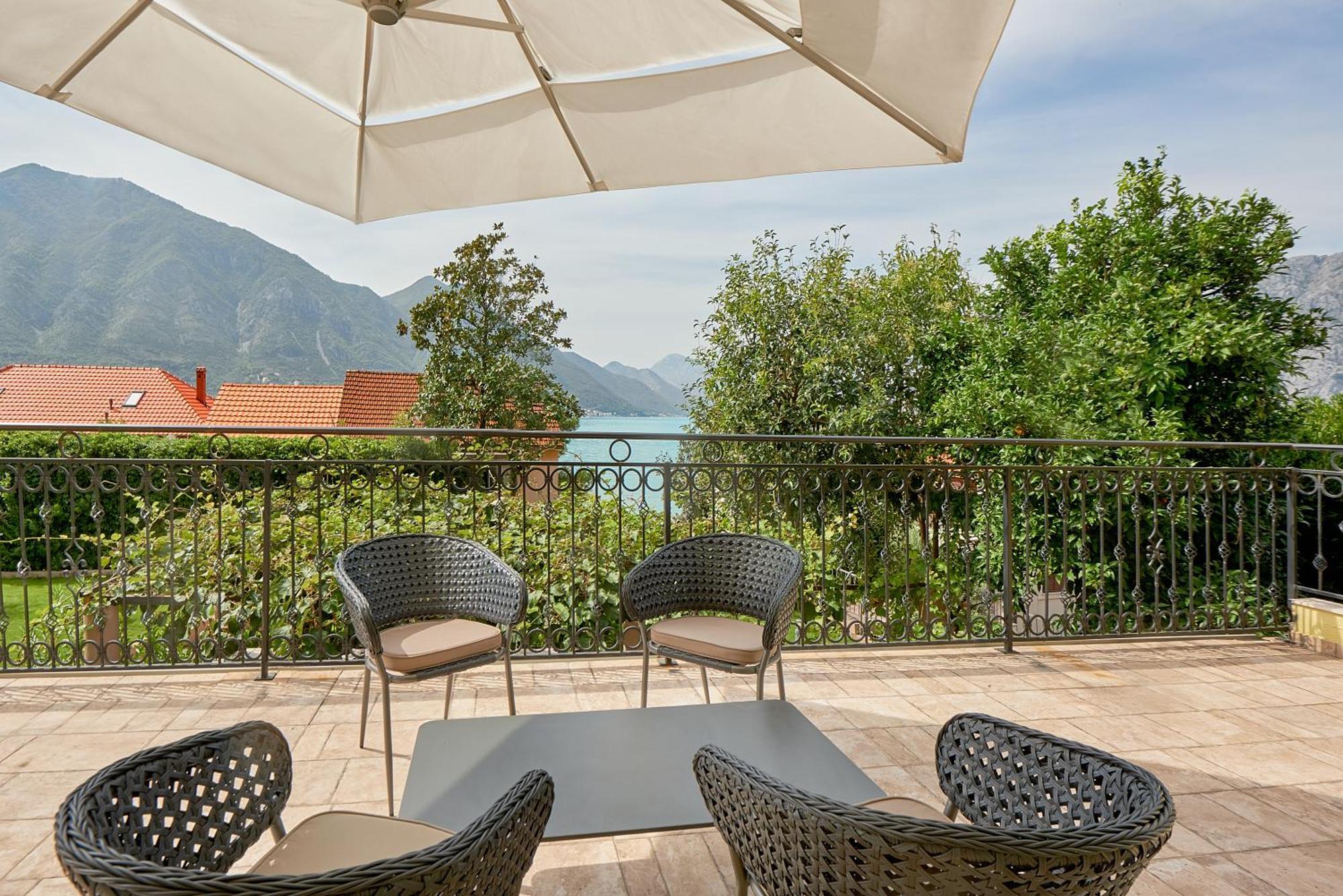 2Montenegro Mimoza Apartments Dobrota Luaran gambar